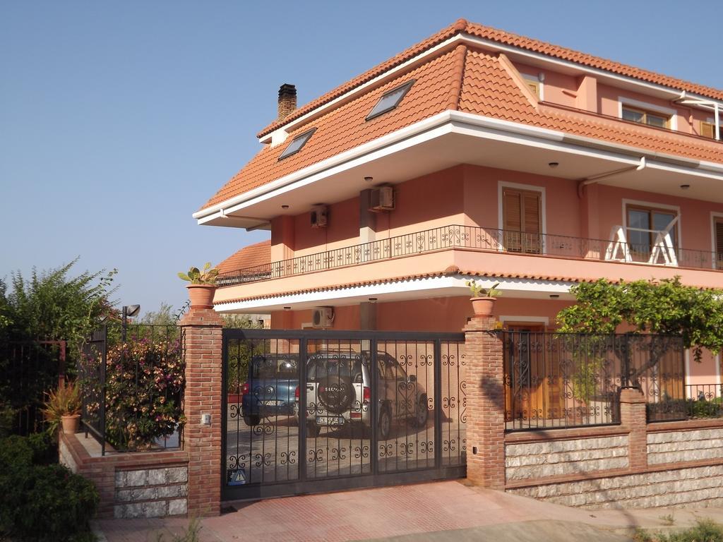 Villa Jovanna Letojanni Luaran gambar